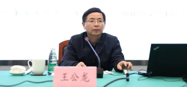 在党史学习教育中走在前列、做出示范！临港新片区党工委今日召开中心组学习（扩大）会议